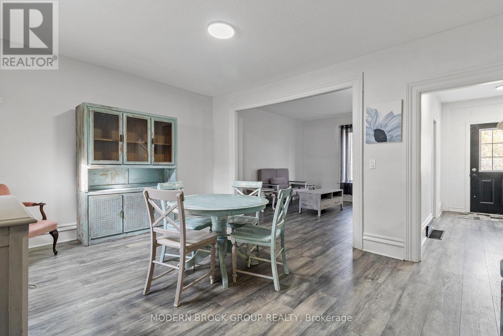 16 Tunnel Avenue, Brockville, Ontario K6V 4S6 - Photo 13 - X12534638