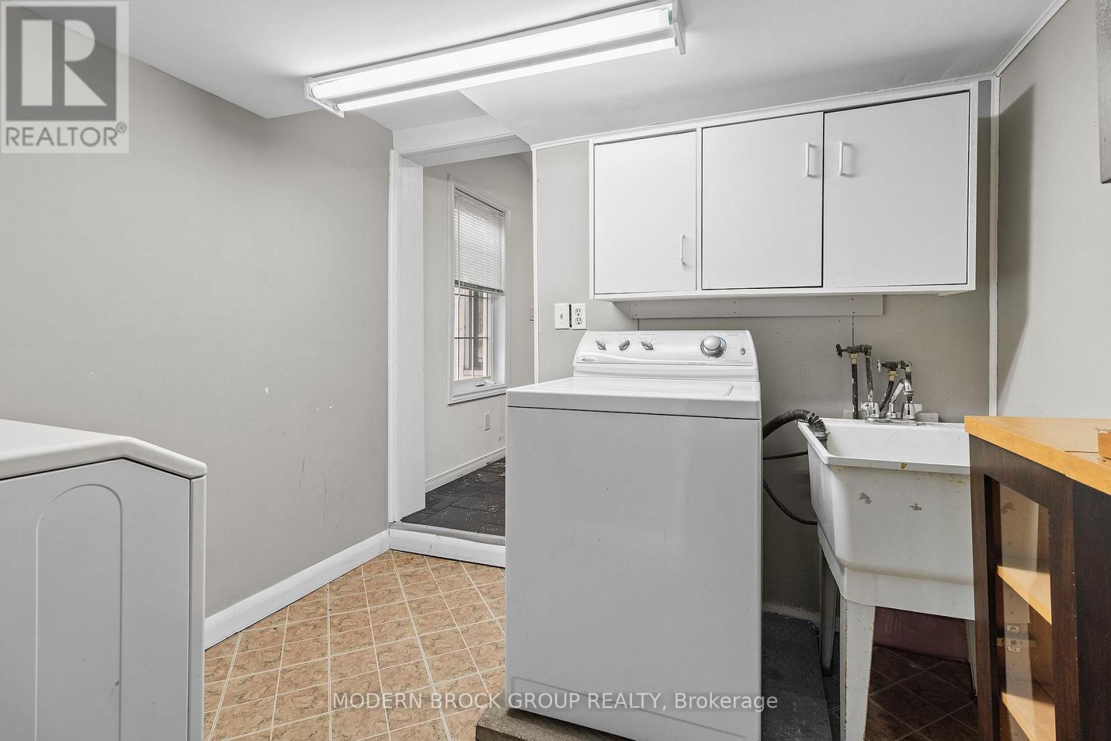 16 Tunnel Avenue, Brockville, Ontario K6V 4S6 - Photo 19 - X12534638