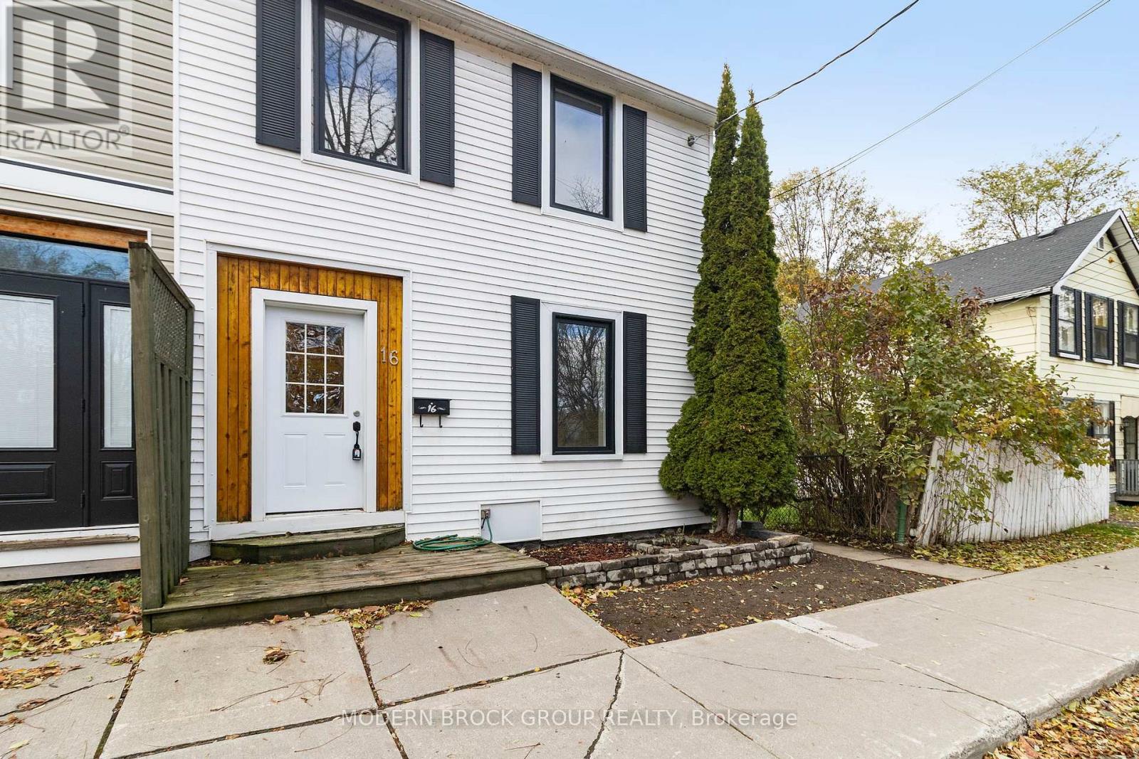 16 Tunnel Avenue, Brockville, Ontario K6V 4S6 - Photo 2 - X12534638