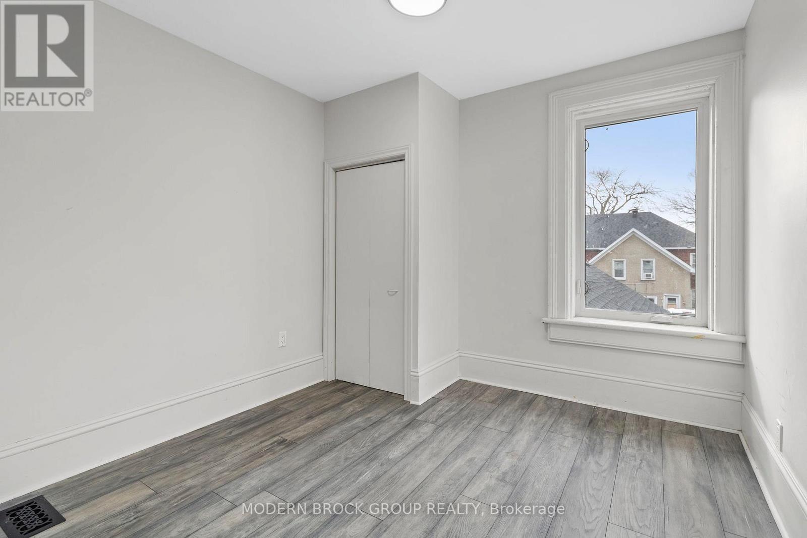 16 Tunnel Avenue, Brockville, Ontario K6V 4S6 - Photo 21 - X12534638