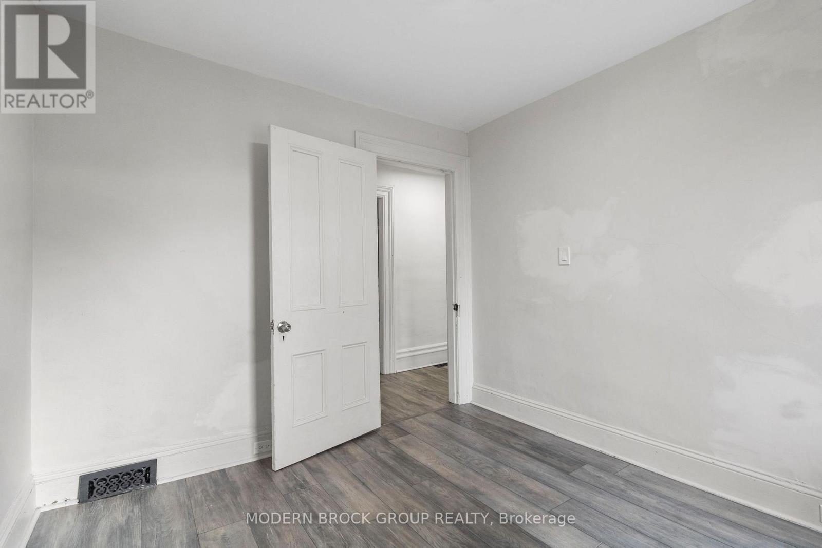 16 Tunnel Avenue, Brockville, Ontario K6V 4S6 - Photo 24 - X12534638