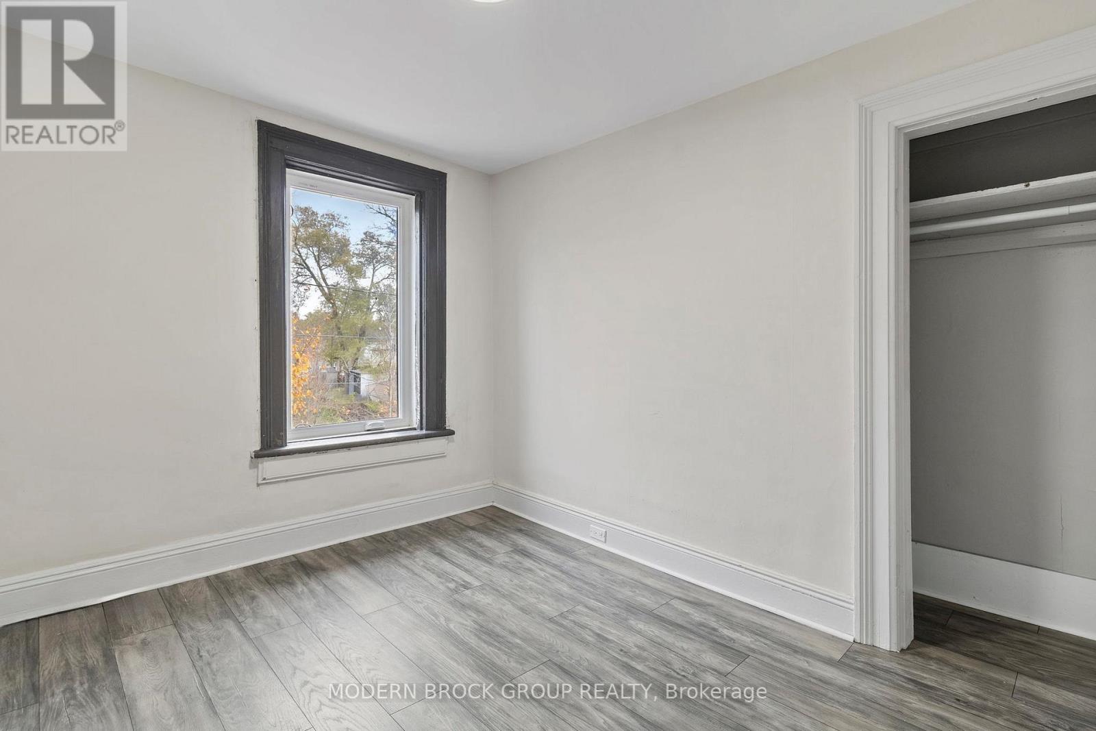 16 Tunnel Avenue, Brockville, Ontario K6V 4S6 - Photo 28 - X12534638