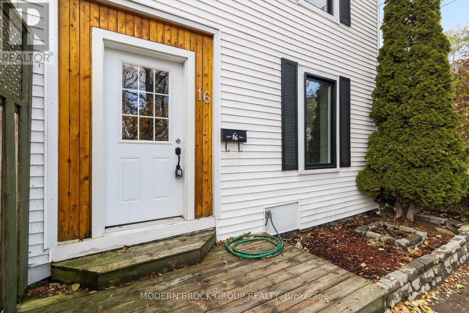 16 Tunnel Avenue, Brockville, Ontario K6V 4S6 - Photo 5 - X12534638