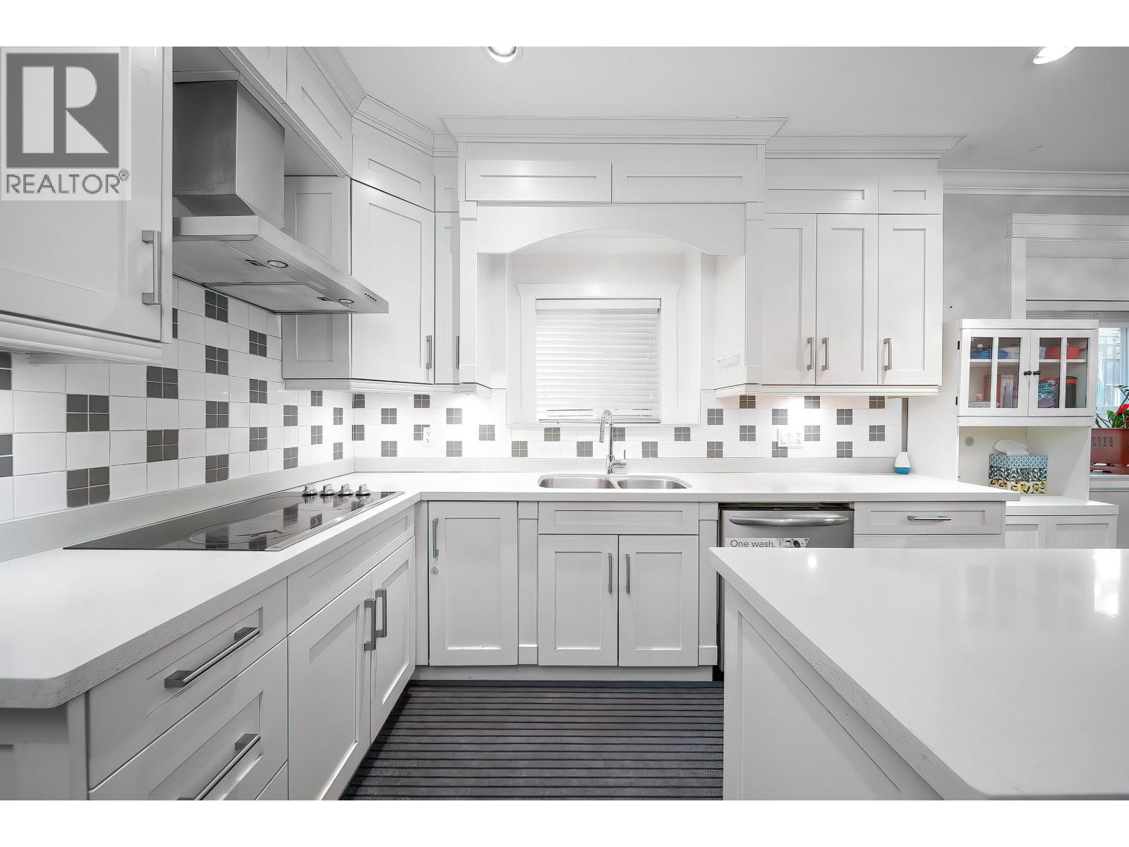 7553 Newcombe Street, Burnaby, British Columbia  V3N 3V7 - Photo 15 - R3063415