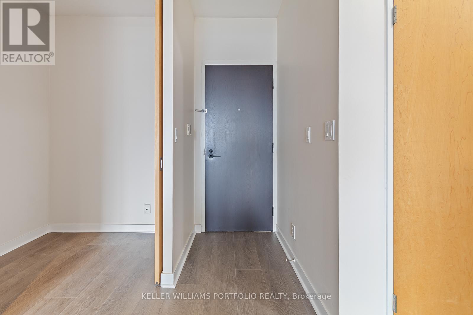 1224 - 1 Shaw Street, Toronto, Ontario  M6K 0A1 - Photo 3 - C12534726