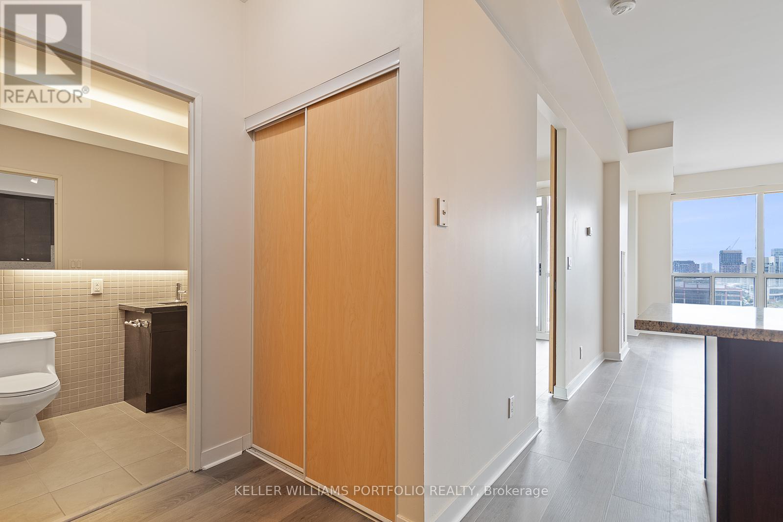 1224 - 1 Shaw Street, Toronto, Ontario  M6K 0A1 - Photo 7 - C12534726