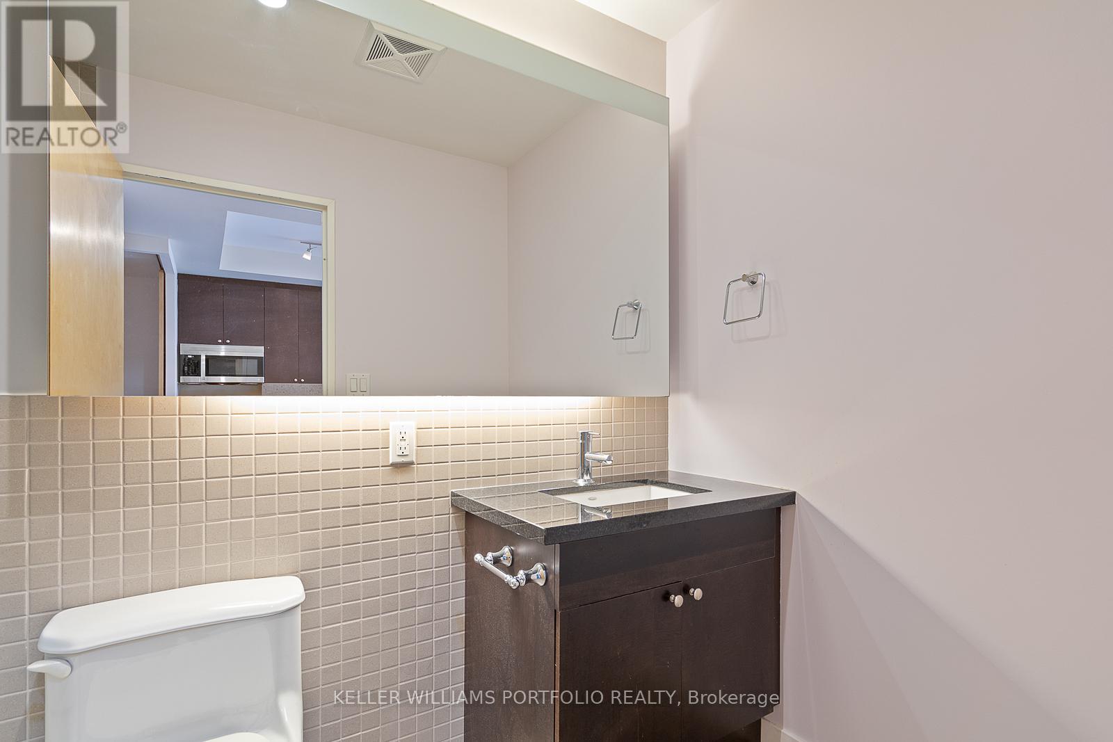 1224 - 1 Shaw Street, Toronto, Ontario  M6K 0A1 - Photo 8 - C12534726