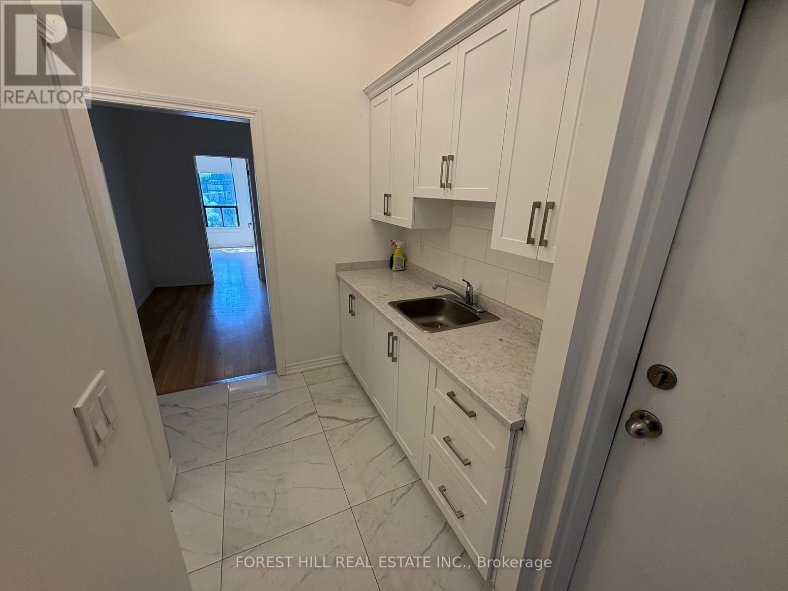 B - 756 Queen Street W, Toronto, Ontario  M6J 1E9 - Photo 2 - C12534758