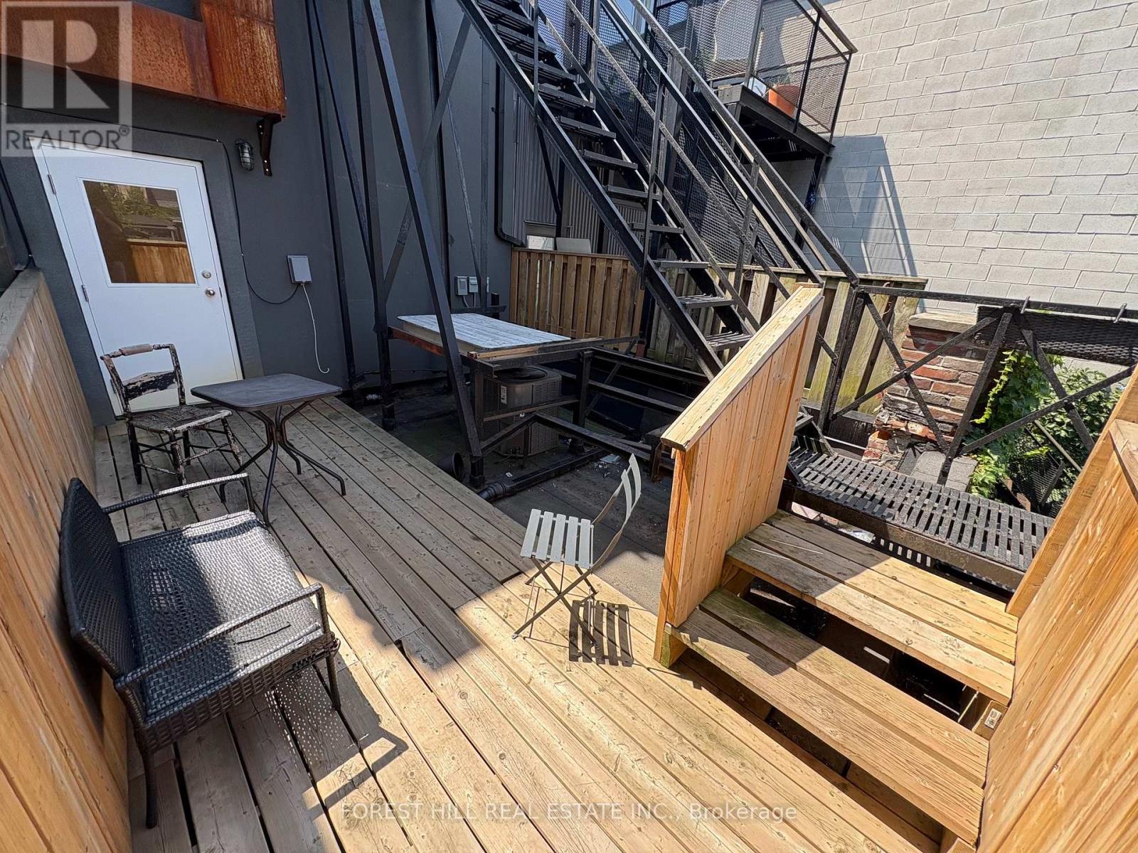 B - 756 Queen Street W, Toronto, Ontario  M6J 1E9 - Photo 8 - C12534758