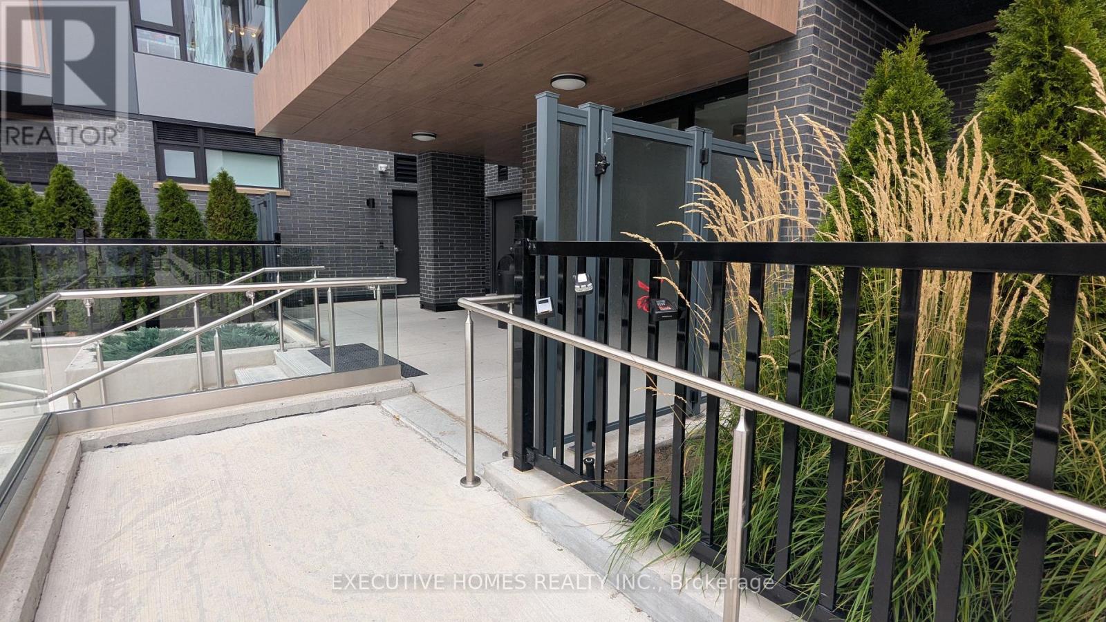 203 - 1440 Clarriage Court, Milton, Ontario  L9E 1B3 - Photo 3 - W12424396