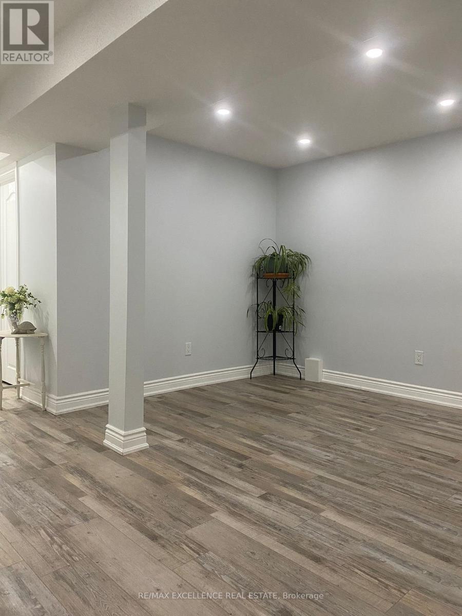 38 Davenfield Circle, Brampton, Ontario  L6P 4M2 - Photo 17 - W12486416