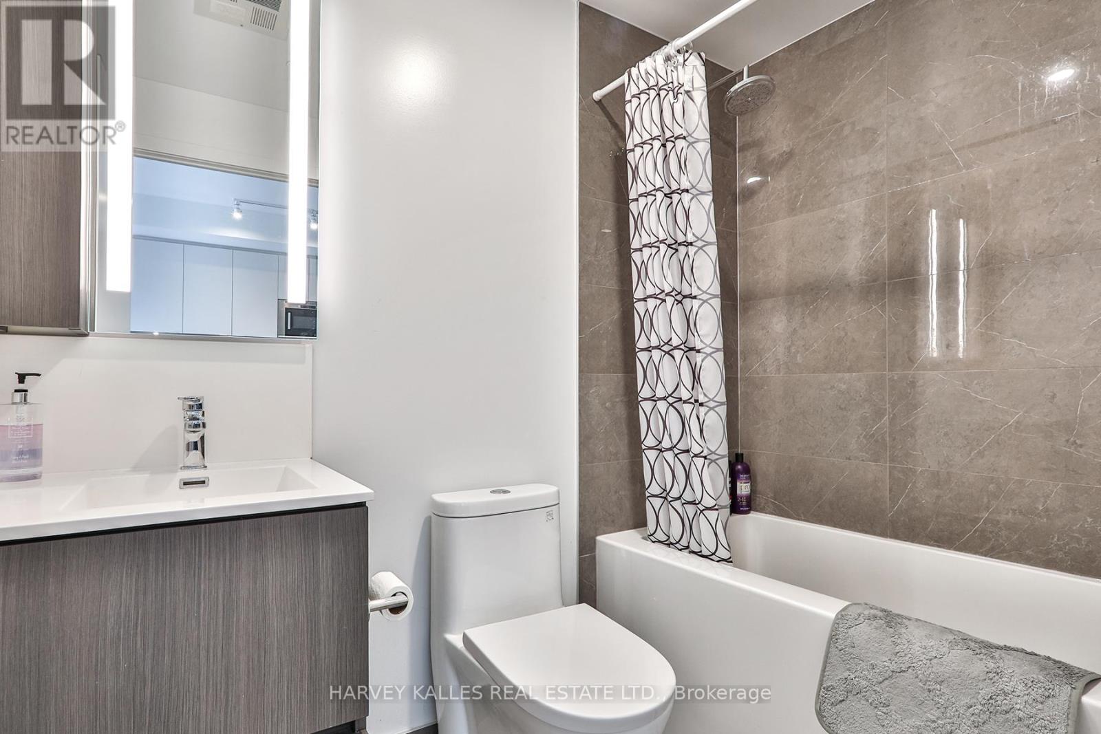 338 - 215 Lakeshore Road W, Mississauga, Ontario  L5H 1G5 - Photo 14 - W12532928