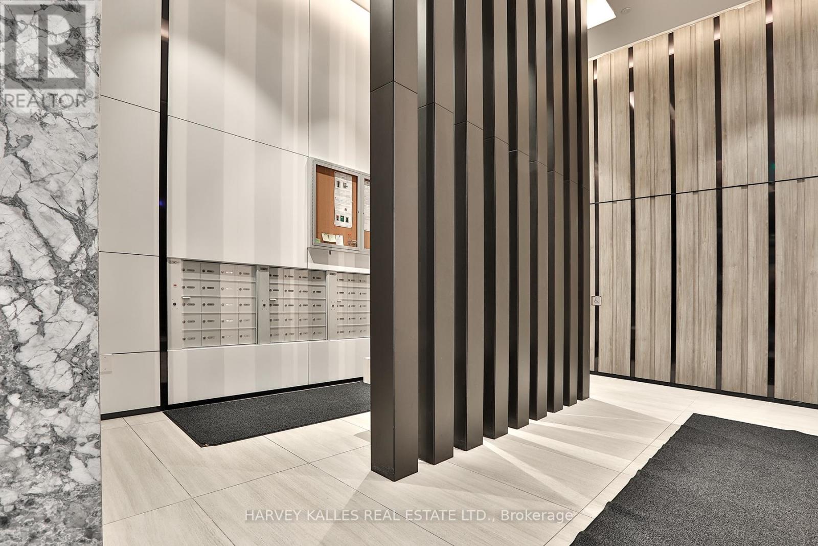 338 - 215 Lakeshore Road W, Mississauga, Ontario  L5H 1G5 - Photo 28 - W12532928