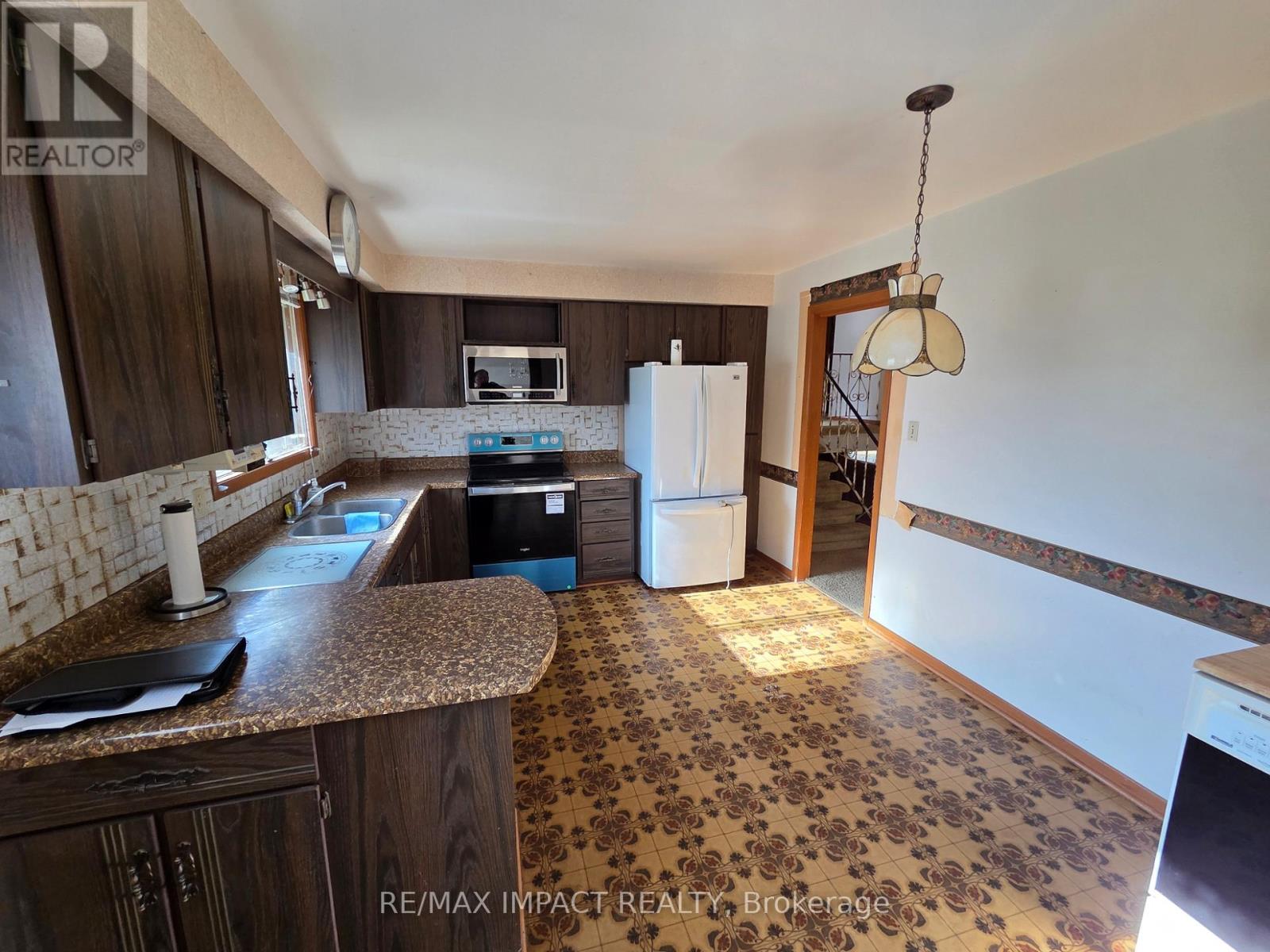 147 Burns Avenue, Quinte West, Ontario  K8N 4Z2 - Photo 9 - X12533142