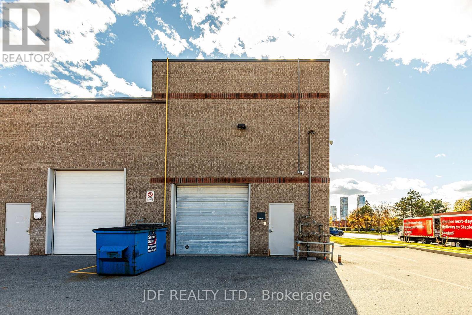 10 - 56 Pennsylvania Avenue, Vaughan, Ontario  L4K 3V9 - Photo 3 - N12534670