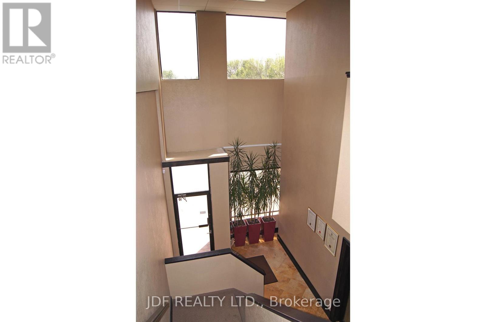 10 - 56 Pennsylvania Avenue, Vaughan, Ontario  L4K 3V9 - Photo 6 - N12534670