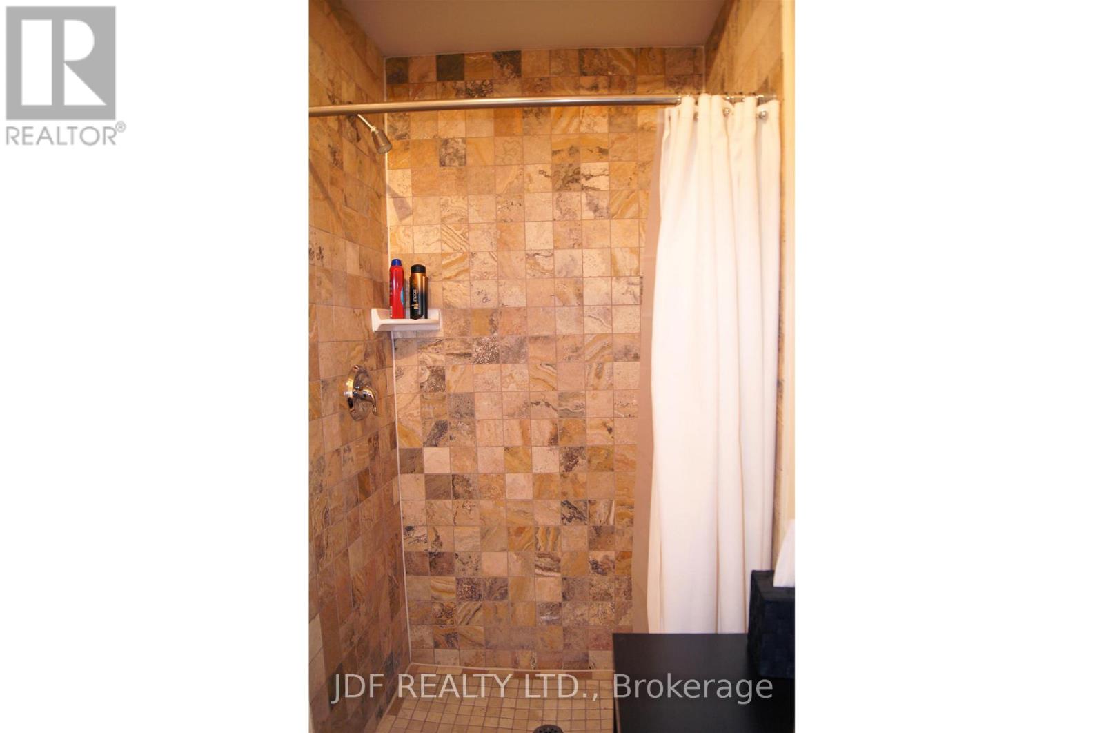 10 - 56 Pennsylvania Avenue, Vaughan, Ontario  L4K 3V9 - Photo 8 - N12534670