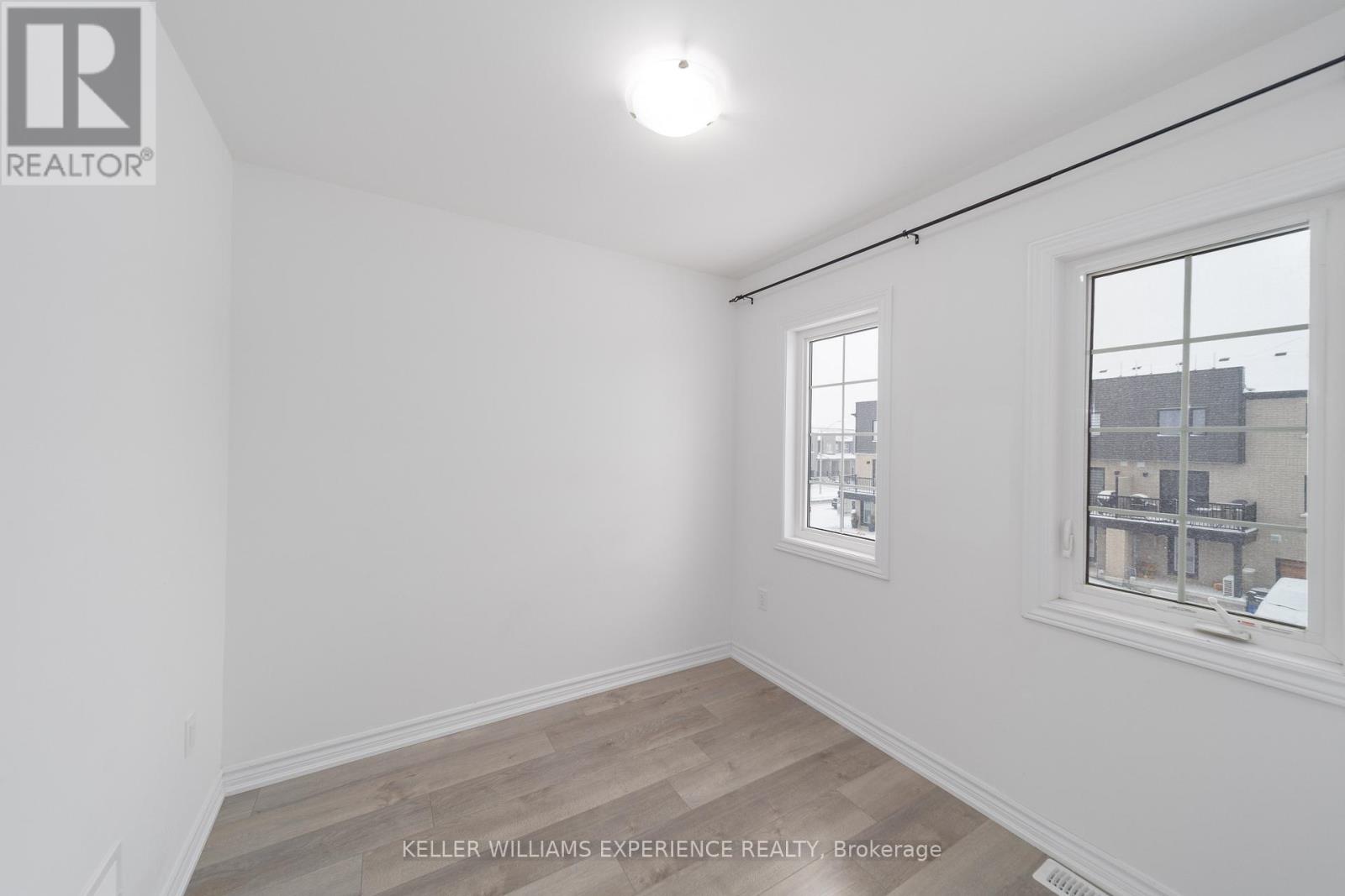 8 Wagon Lane, Barrie, Ontario  L9J 0V1 - Photo 10 - S12534660