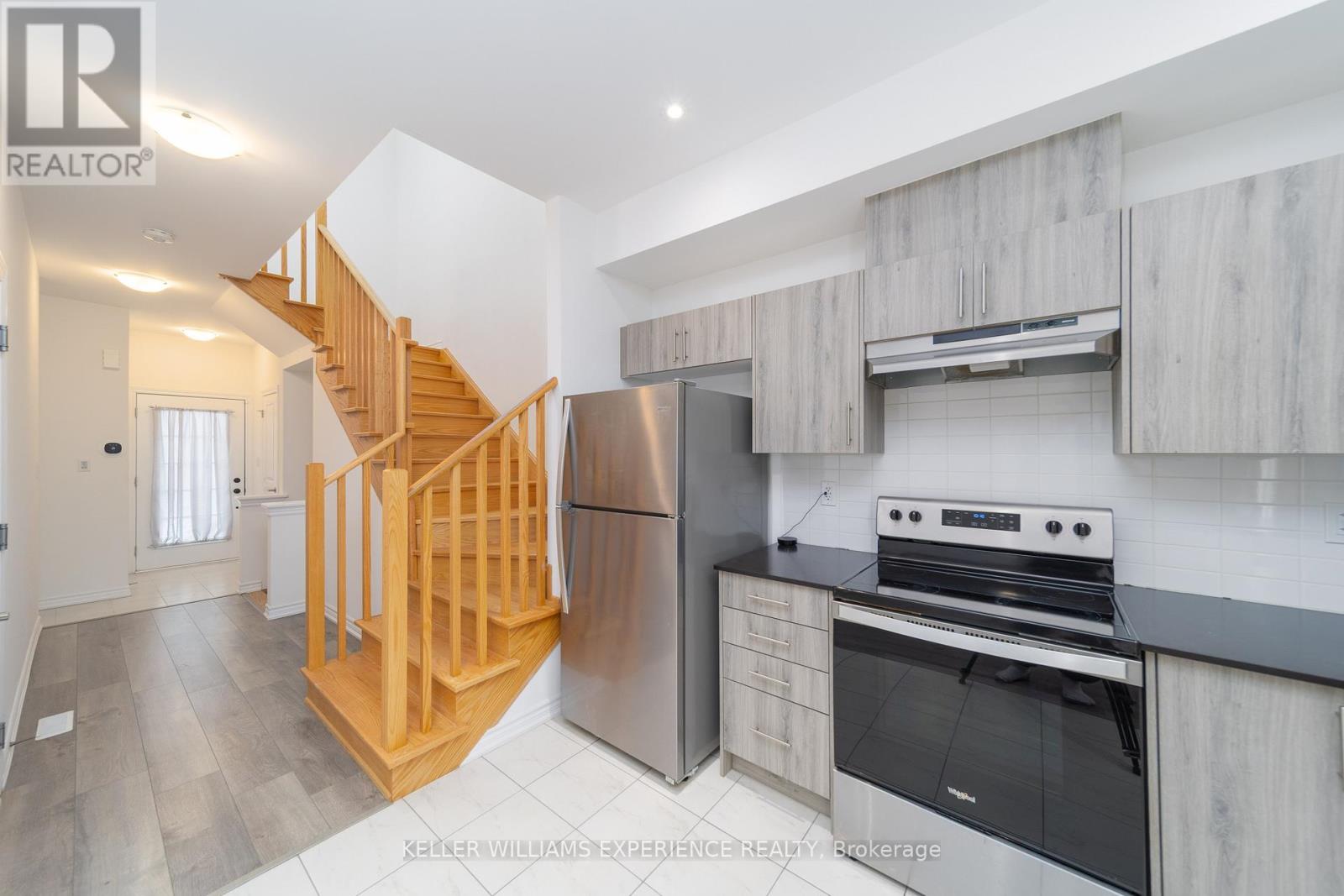 8 Wagon Lane, Barrie, Ontario  L9J 0V1 - Photo 8 - S12534660