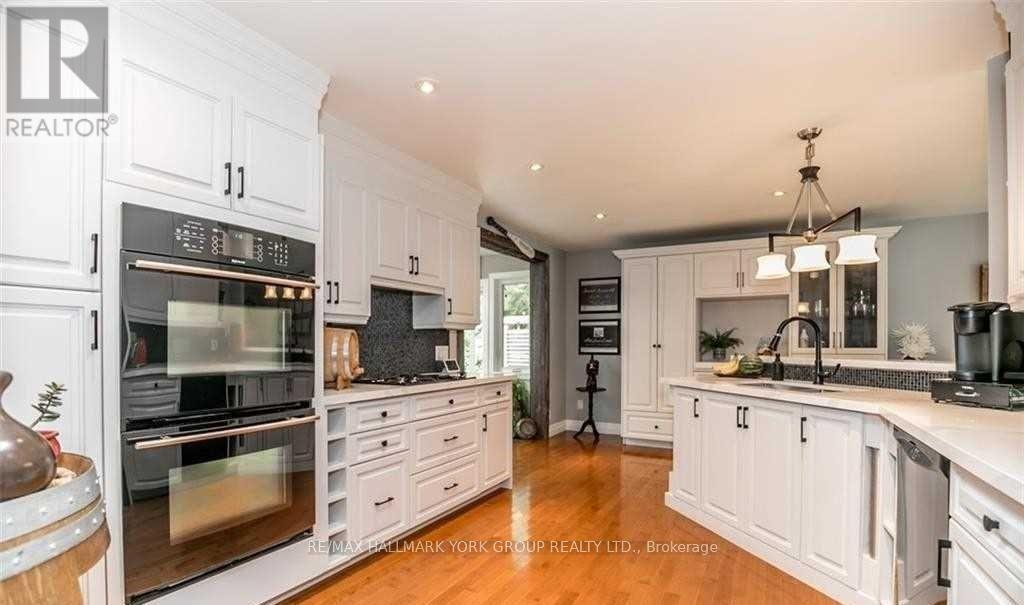 52 Birchwood Trail, Wasaga Beach, Ontario  L9Z 1B1 - Photo 8 - S12534742