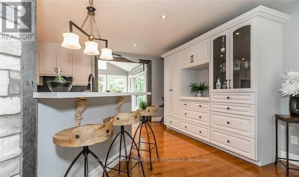 52 Birchwood Trail, Wasaga Beach, Ontario  L9Z 1B1 - Photo 9 - S12534742