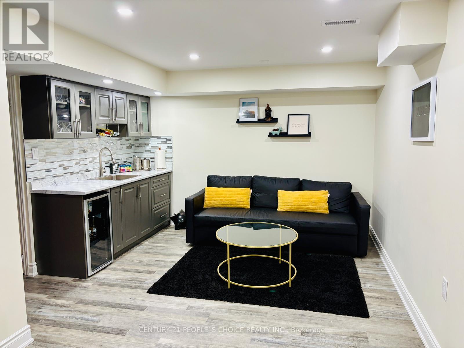 76 Leadenhall Drive, Brampton, Ontario  L7A 0B2 - Photo 11 - W12534690