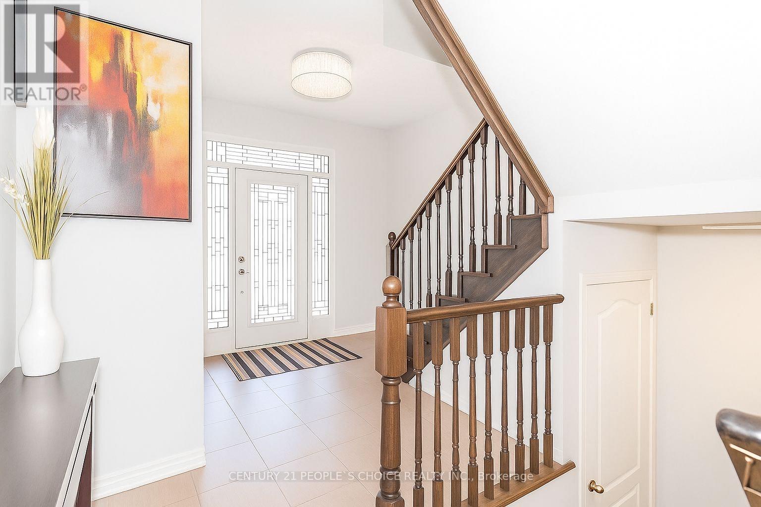 76 Leadenhall Drive, Brampton, Ontario  L7A 0B2 - Photo 2 - W12534690