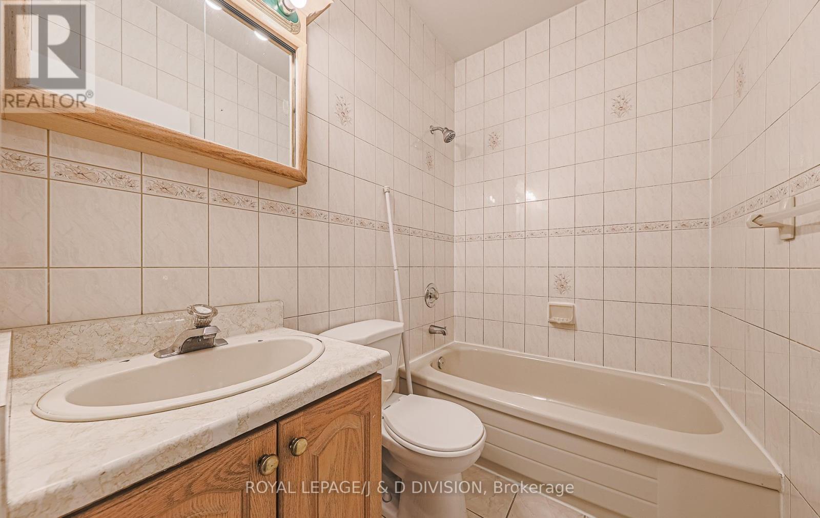 Main - 484 Concord Avenue, Toronto, Ontario  M6H 2P8 - Photo 10 - W12534724