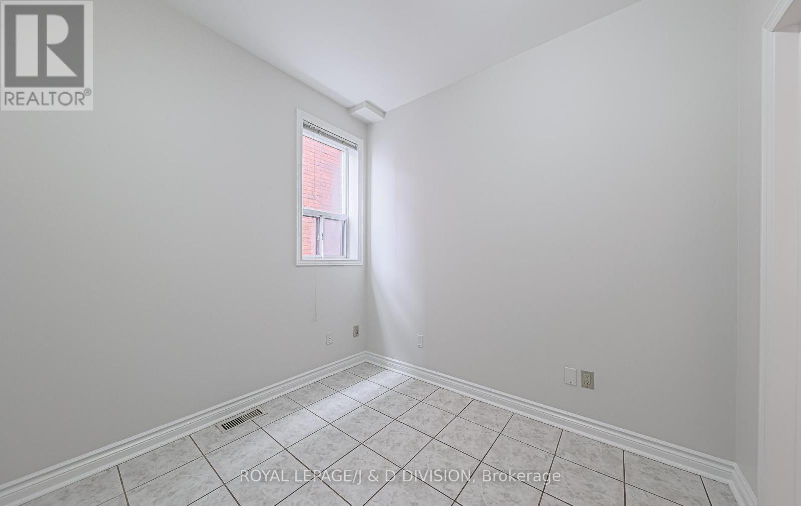Main - 484 Concord Avenue, Toronto, Ontario  M6H 2P8 - Photo 12 - W12534724