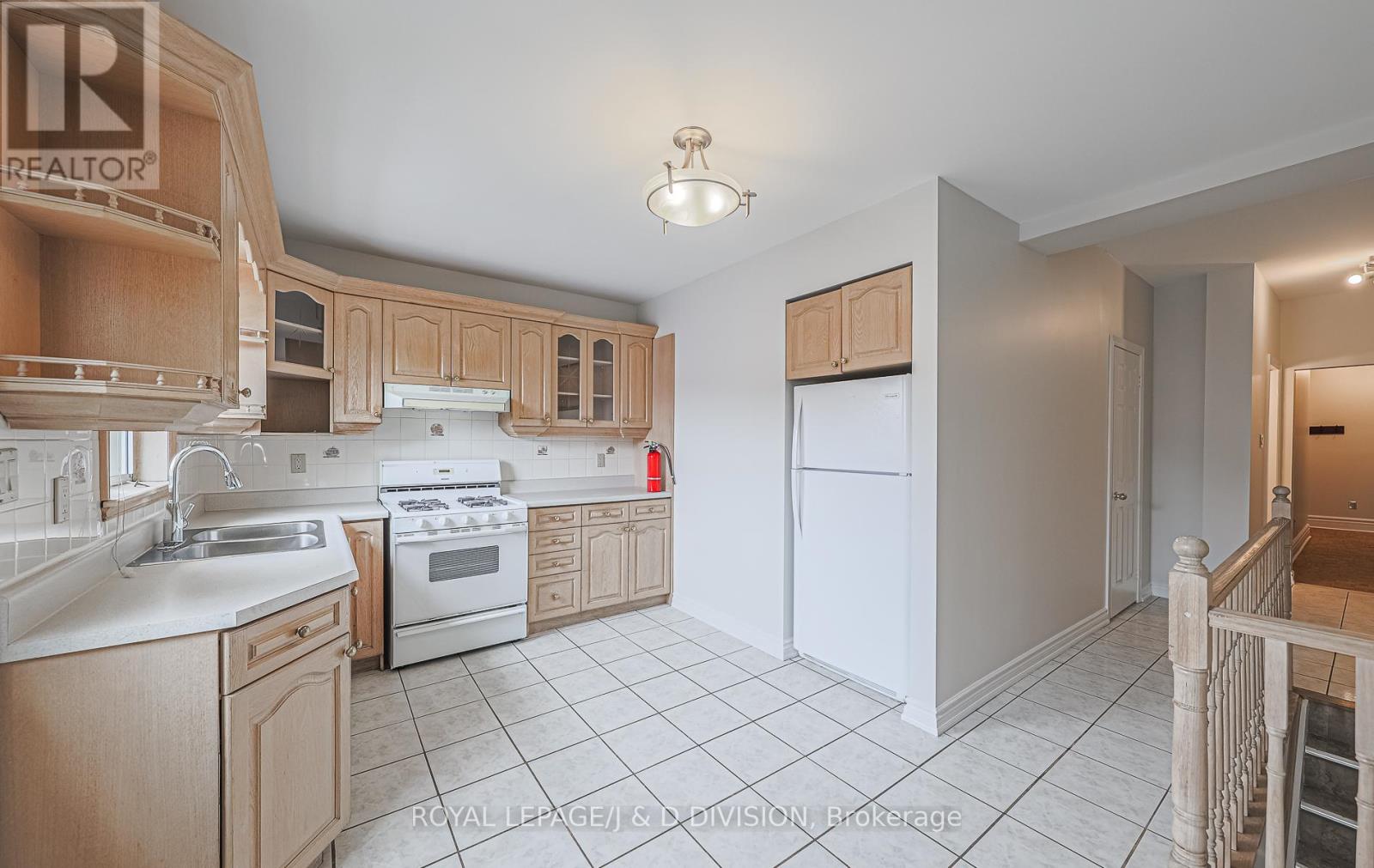 Main - 484 Concord Avenue, Toronto, Ontario  M6H 2P8 - Photo 15 - W12534724