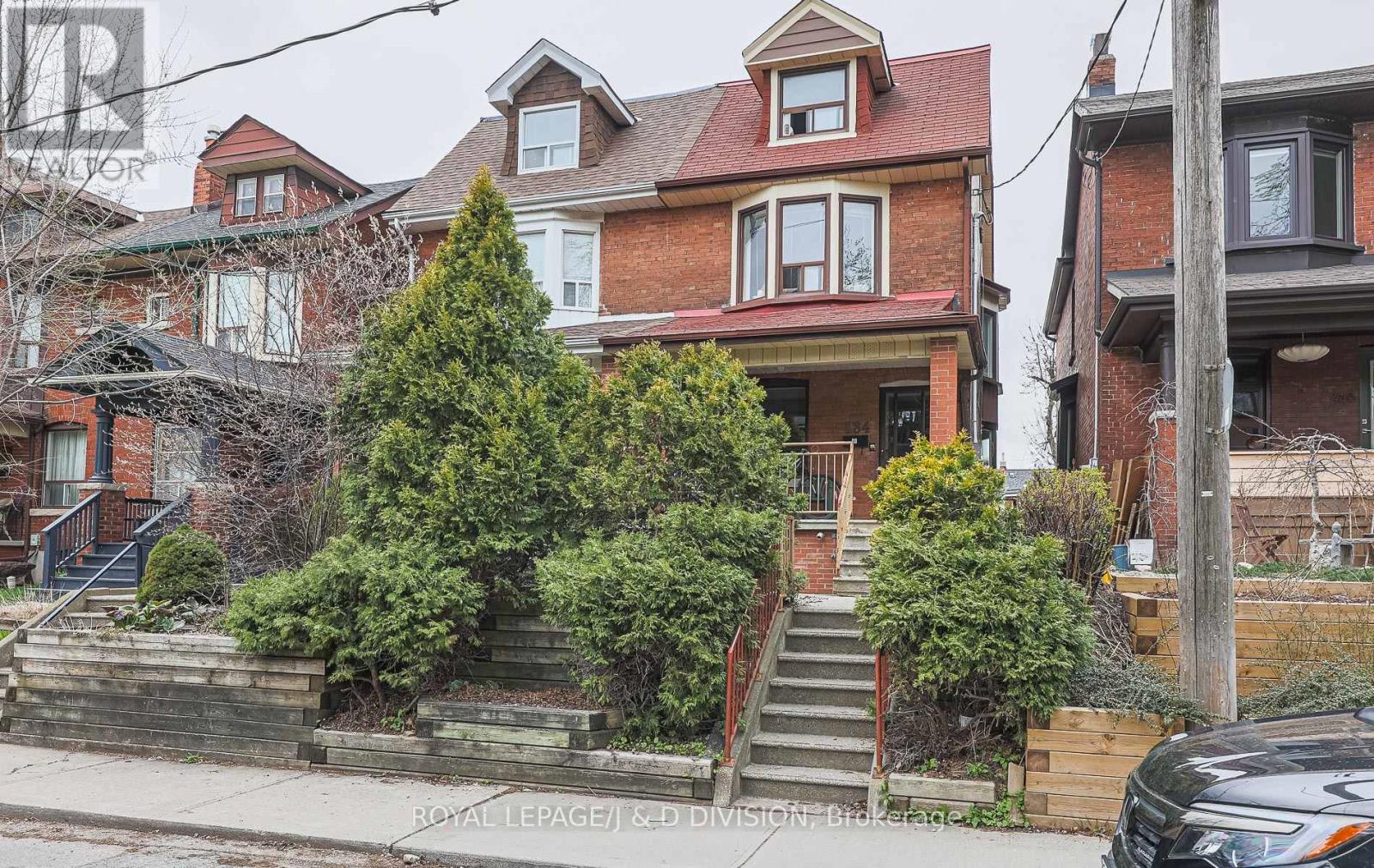 Main - 484 Concord Avenue, Toronto, Ontario  M6H 2P8 - Photo 2 - W12534724