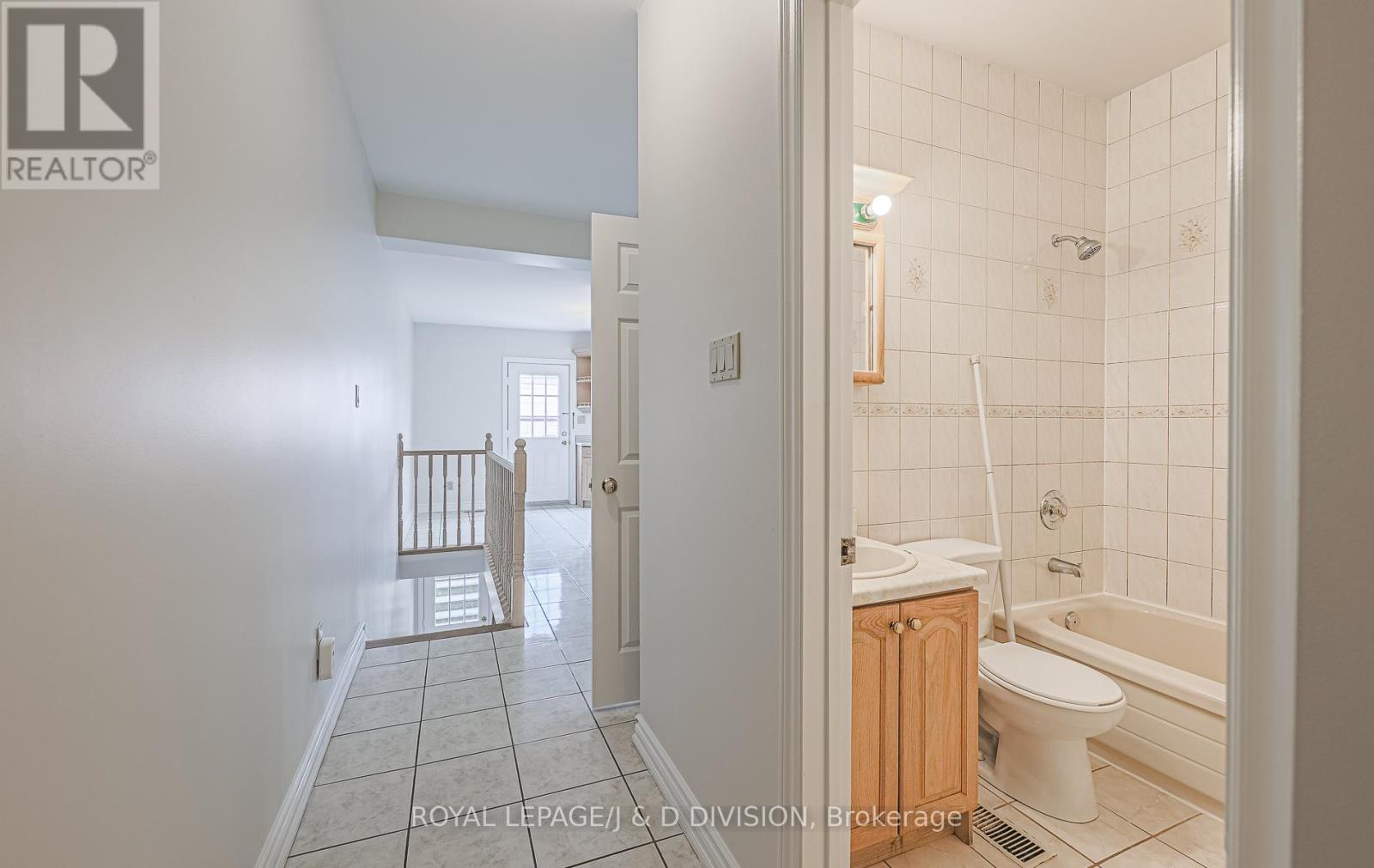 Main - 484 Concord Avenue, Toronto, Ontario  M6H 2P8 - Photo 9 - W12534724