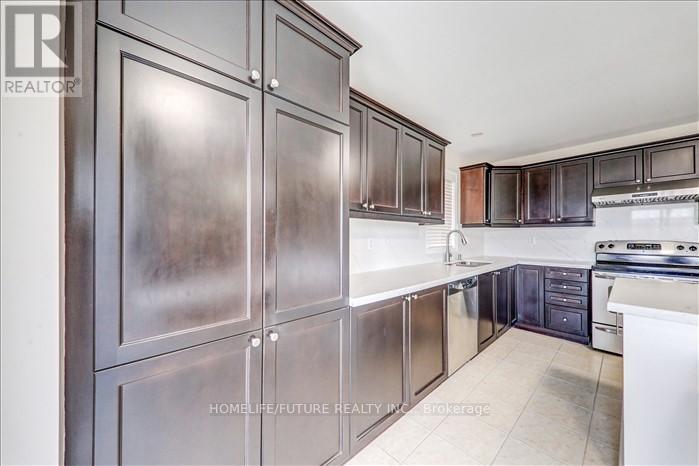 (Main) - 28 Birch Lake Court, Brampton, Ontario  L6P 3M6 - Photo 12 - W12534736