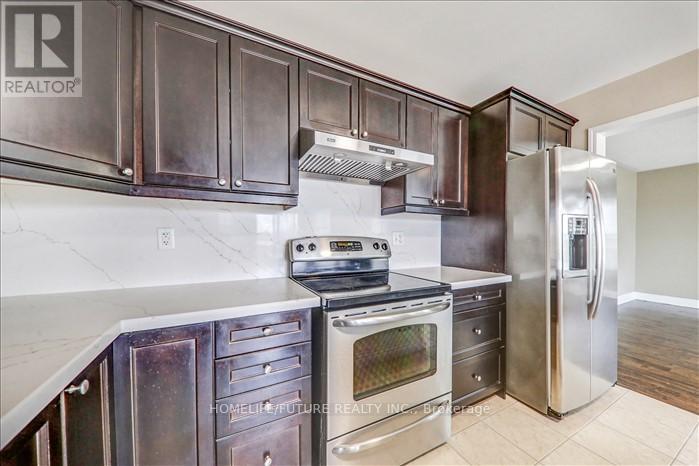 (Main) - 28 Birch Lake Court, Brampton, Ontario  L6P 3M6 - Photo 13 - W12534736