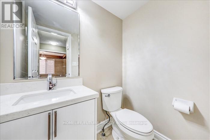 (Main) - 28 Birch Lake Court, Brampton, Ontario  L6P 3M6 - Photo 15 - W12534736