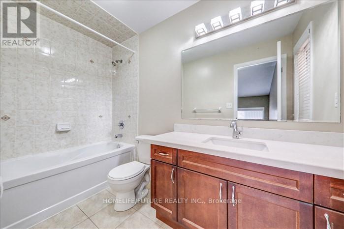 (Main) - 28 Birch Lake Court, Brampton, Ontario  L6P 3M6 - Photo 17 - W12534736