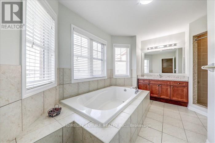 (Main) - 28 Birch Lake Court, Brampton, Ontario  L6P 3M6 - Photo 20 - W12534736