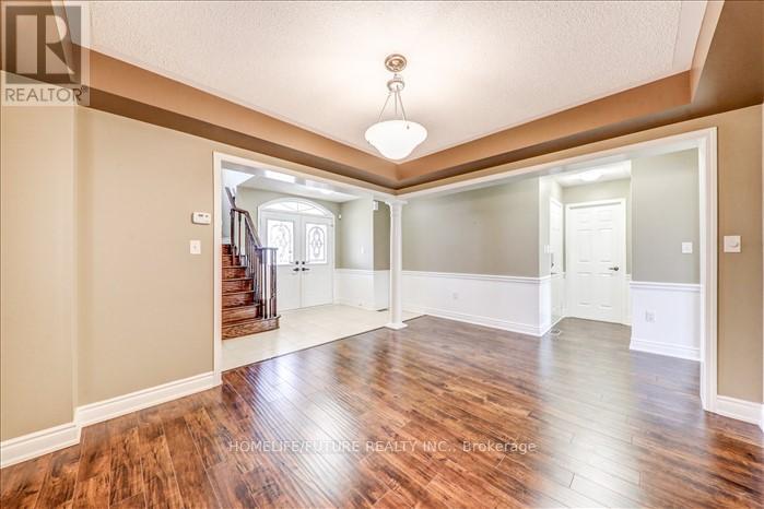 (Main) - 28 Birch Lake Court, Brampton, Ontario  L6P 3M6 - Photo 8 - W12534736