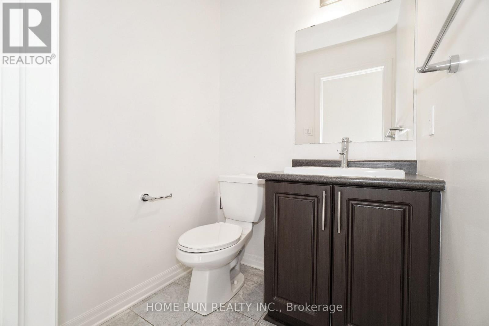 118 Overberg Way, Ottawa, Ontario K2S 0V9 - Photo 18 - X12489036