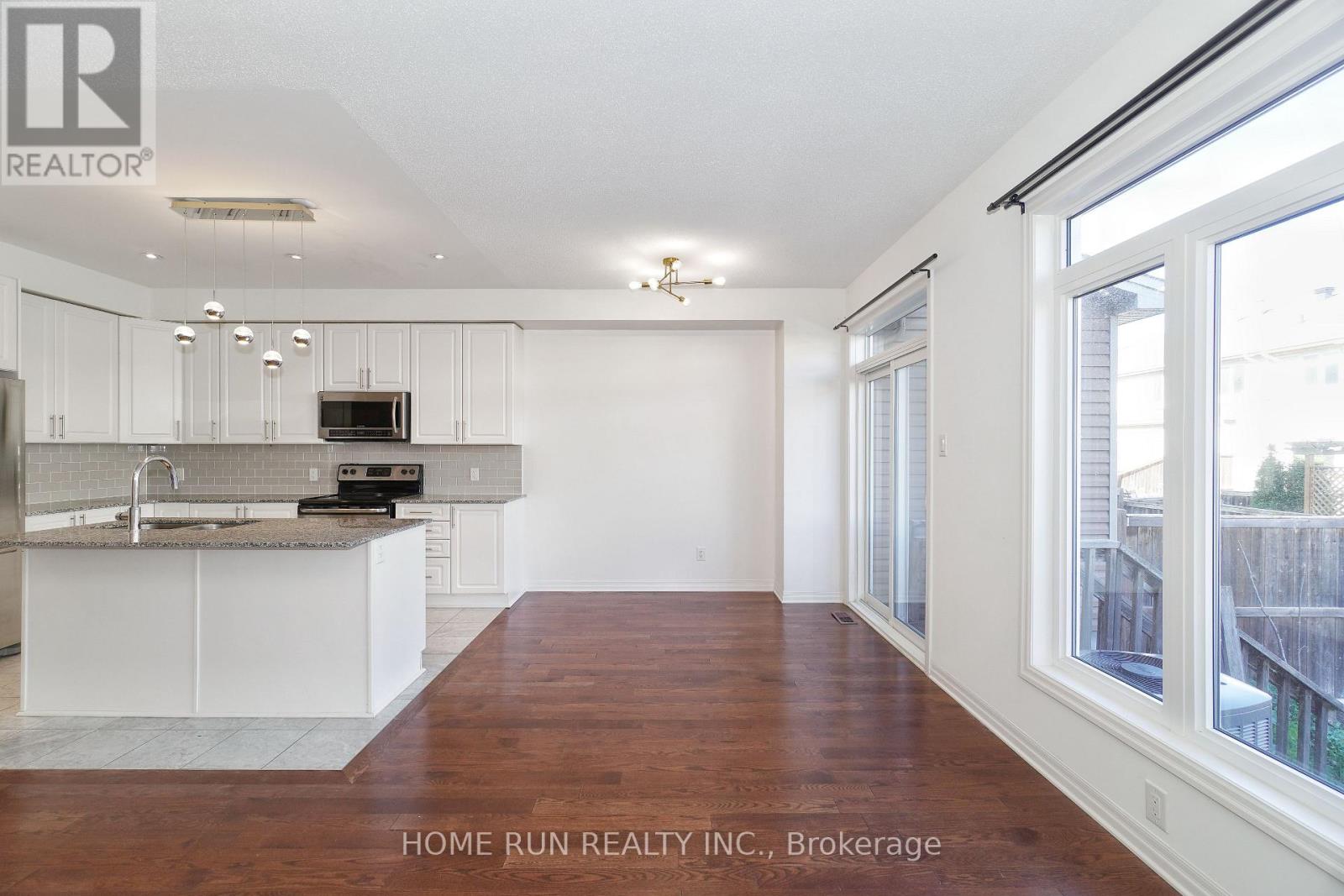 118 Overberg Way, Ottawa, Ontario K2S 0V9 - Photo 16 - X12489036