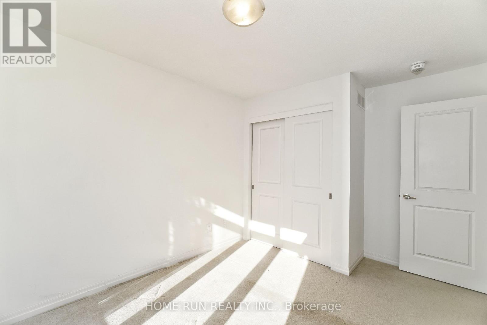 118 Overberg Way, Ottawa, Ontario K2S 0V9 - Photo 31 - X12489036