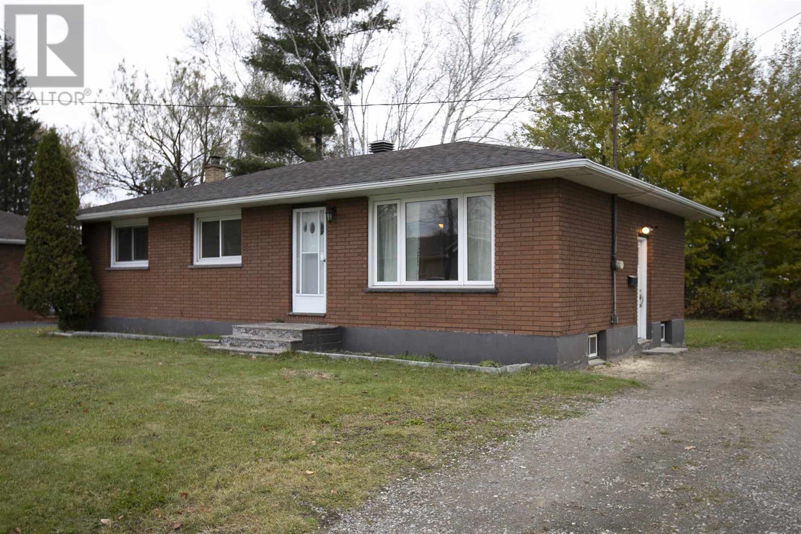 272 Rowell AVE, Sault Ste. Marie, Ontario