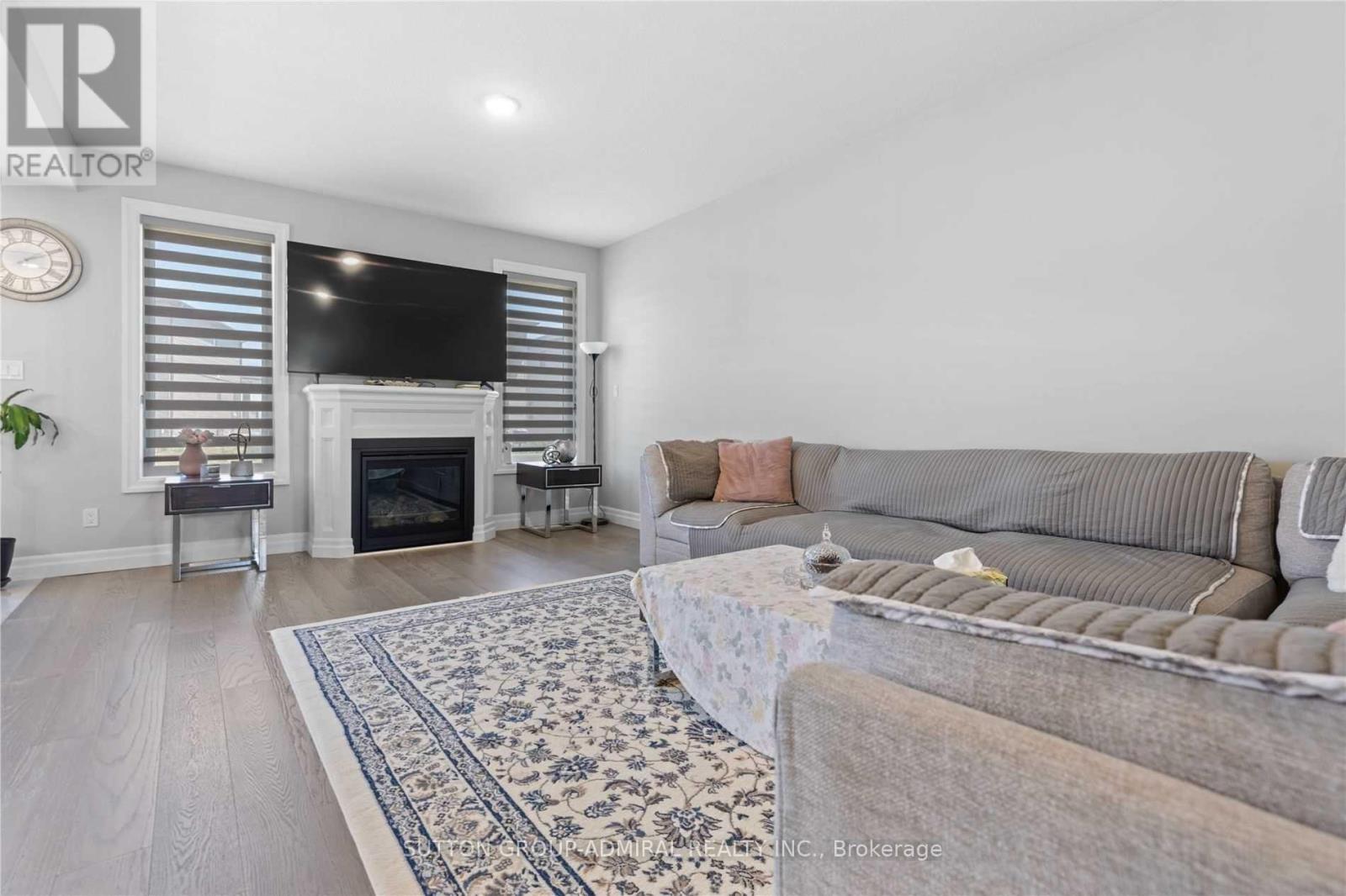 3730 Somerston Crescent, London South, Ontario  N6L 0G4 - Photo 5 - X12534634