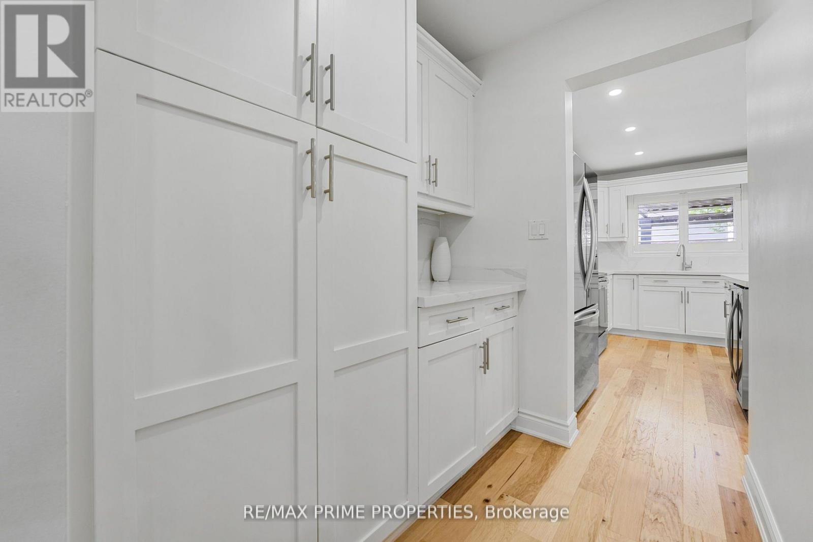 52 Clare Avenue, Welland, Ontario  L3C 0B7 - Photo 7 - X12534694