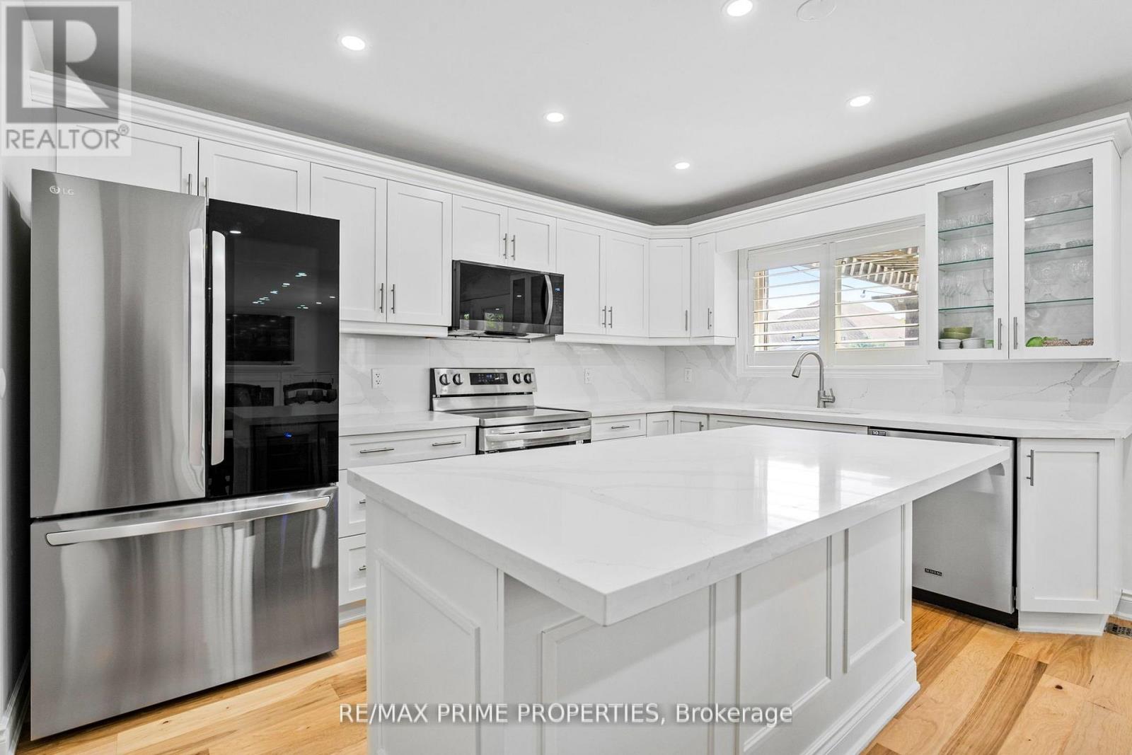 52 Clare Avenue, Welland, Ontario  L3C 0B7 - Photo 9 - X12534694