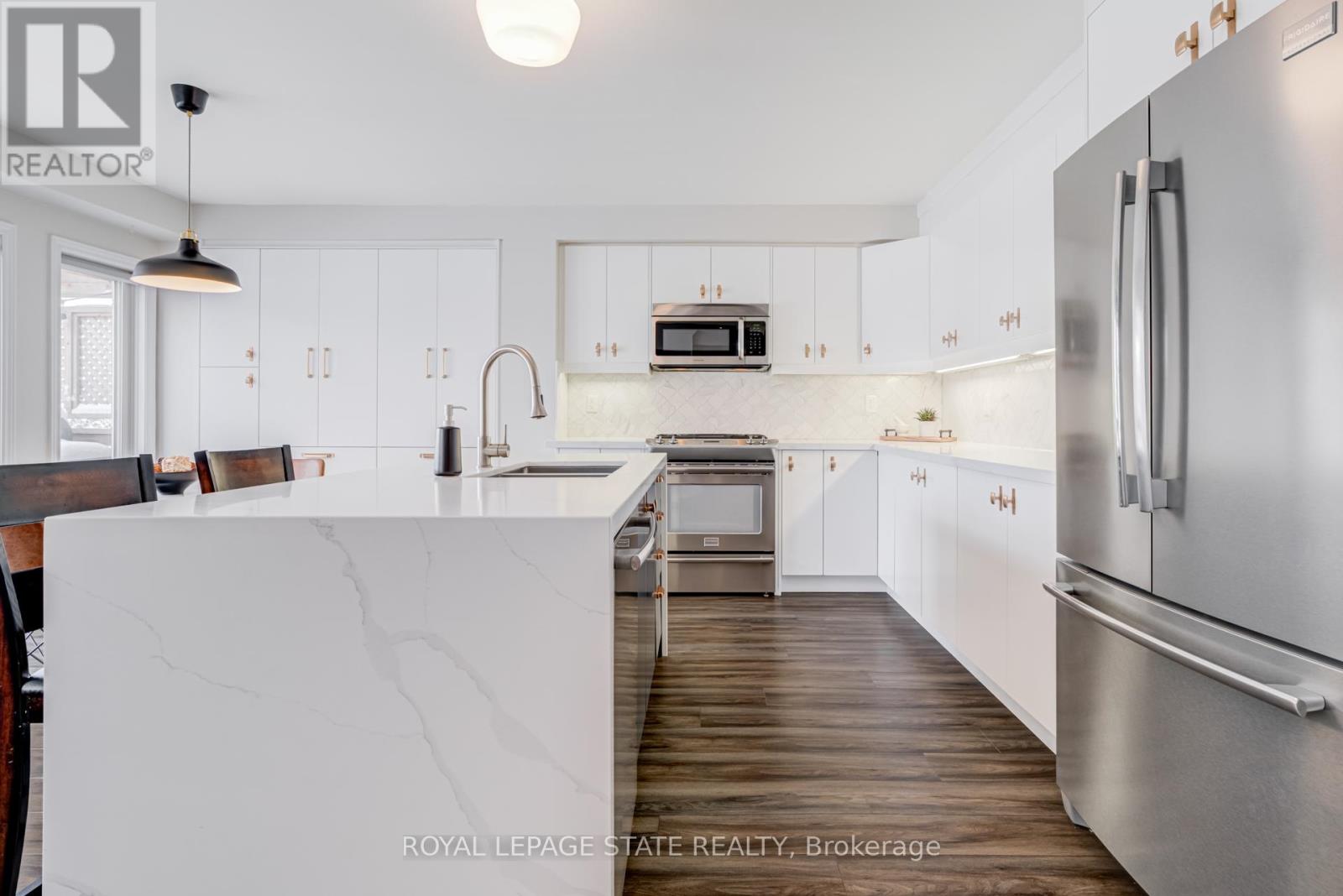 36 Irwin Avenue, Hamilton, Ontario  L9K 0E9 - Photo 12 - X12534716