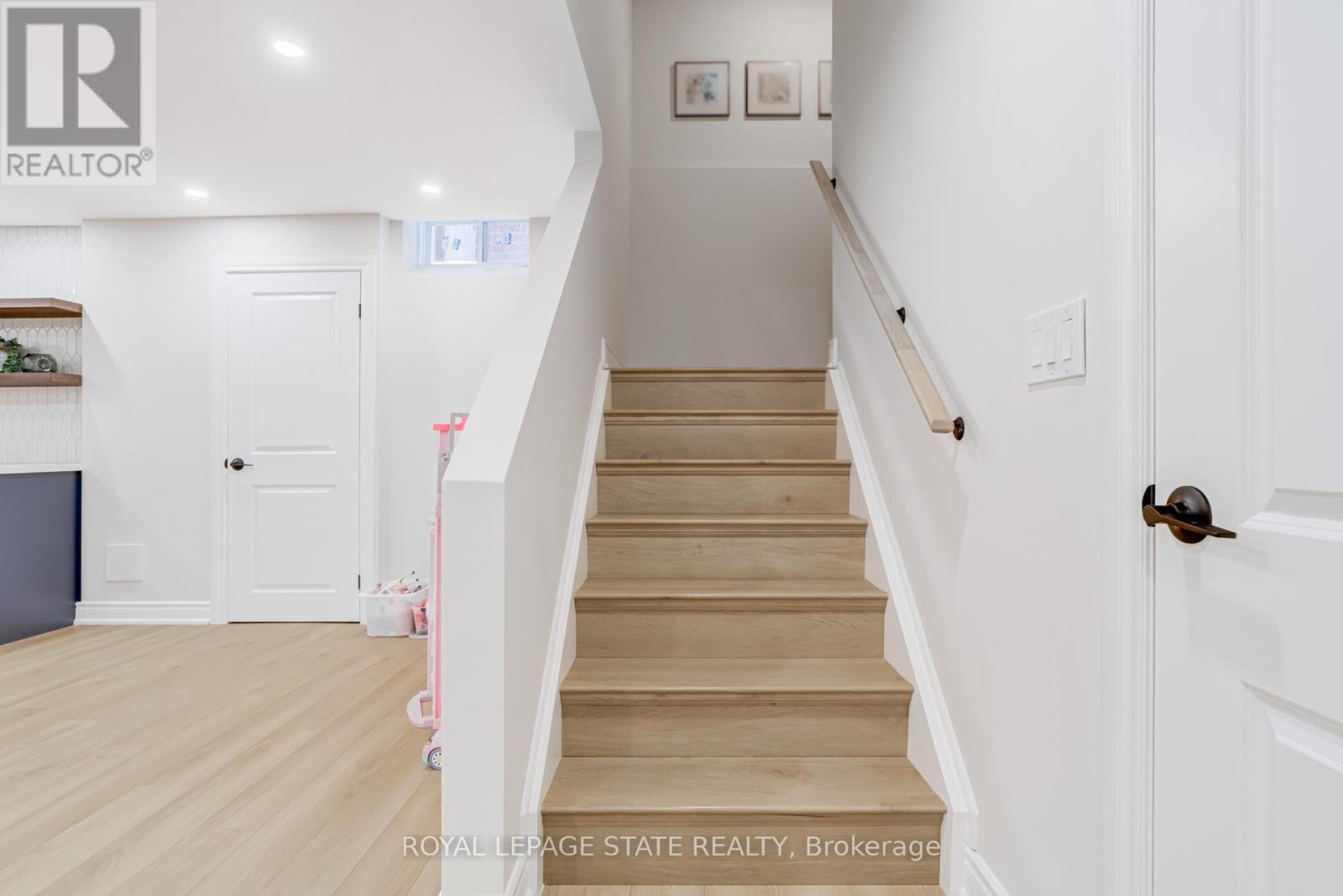 36 Irwin Avenue, Hamilton, Ontario  L9K 0E9 - Photo 35 - X12534716