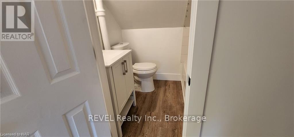 Upper - 5 Linwood Street, St. Catharines, Ontario  L2R 1H2 - Photo 10 - X12385585