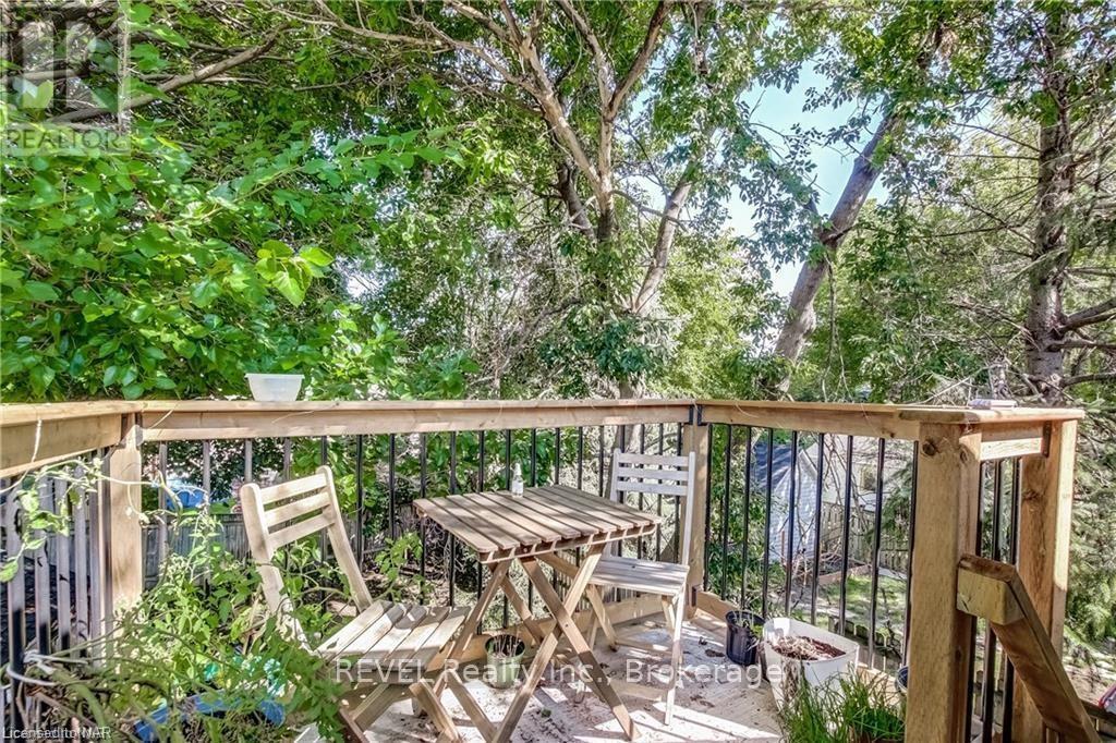 Upper - 5 Linwood Street, St. Catharines, Ontario  L2R 1H2 - Photo 11 - X12385585