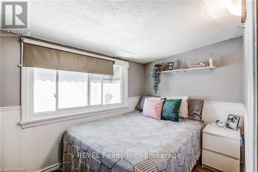 Upper - 5 Linwood Street, St. Catharines, Ontario  L2R 1H2 - Photo 6 - X12385585